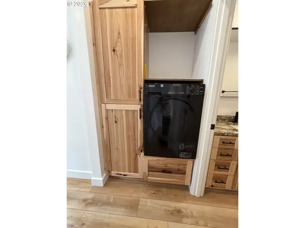 94254 11TH ST, Gold Beach, OR 97444