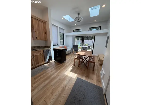 94254 11TH ST, Gold Beach, OR 97444