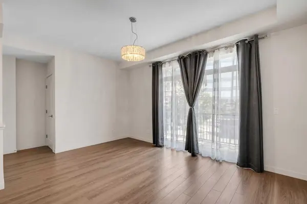 958 Sherwood BLVD NW, Calgary, AB T3R0V3