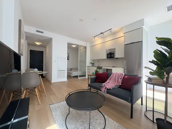 101 Erskine AVE #308, Toronto C10, ON M4P 0C5