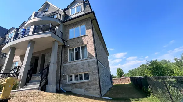 13 EATON PARK LN #29, Toronto E05, ON M1W 0A5