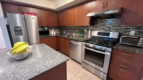 13 EATON PARK LN #29, Toronto E05, ON M1W 0A5