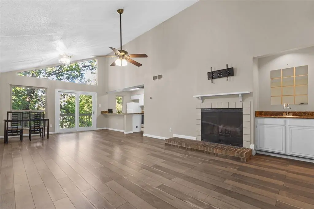 7107 Holly Hill Drive #209, Dallas, TX 75231