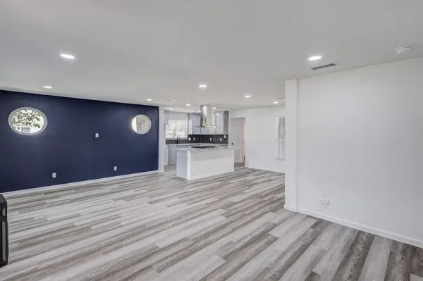 322 NE 29TH Street, Grand Prairie, TX 75050