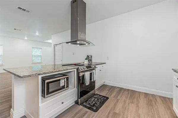 904 S Catherine Street, Terrell, TX 75160