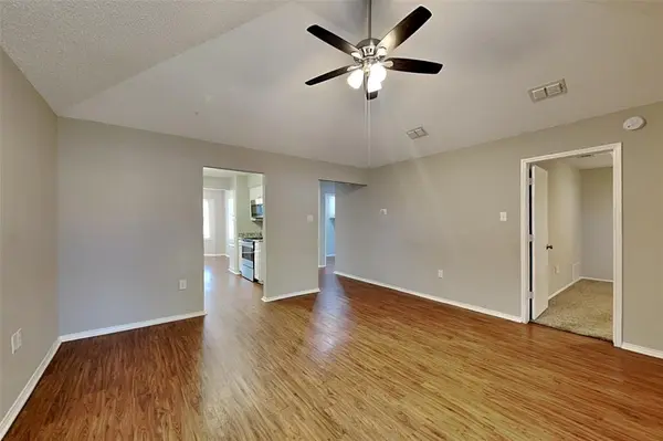 4109 Meadow Park Drive, Arlington, TX 76017