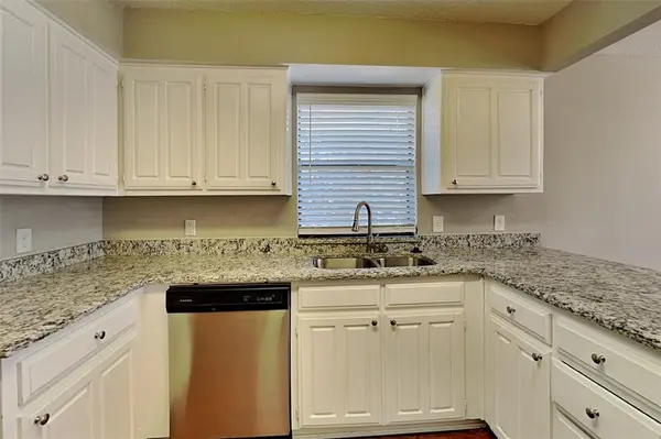 4109 Meadow Park Drive, Arlington, TX 76017