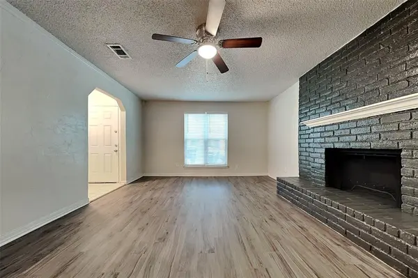 5317 Windy Meadow Drive, Arlington, TX 76017