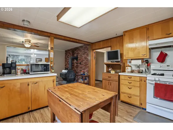 48974 SE FAIRVIEW ST, Mill City, OR 97360