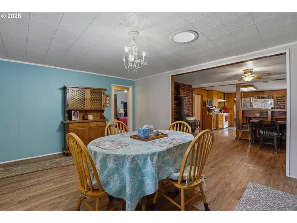 48974 SE FAIRVIEW ST, Mill City, OR 97360