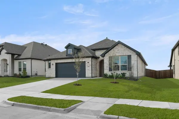 2401 Rams Horn Drive, Waxahachie, TX 75167