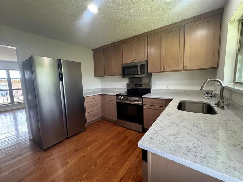 9519 Westpark Drive, Benbrook, TX 76126