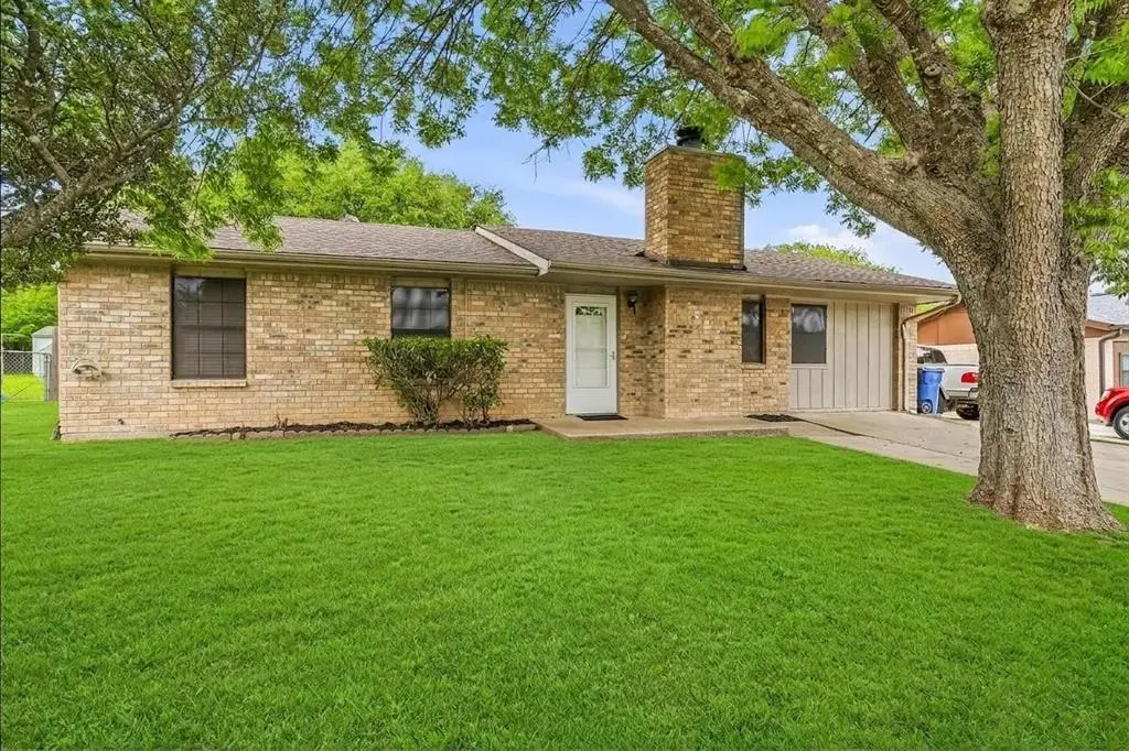 1414 W Torrey Street, Granbury, TX 76048