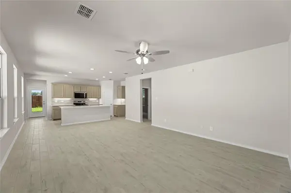 1641 Meadow Crest Drive, Aubrey, TX 76227