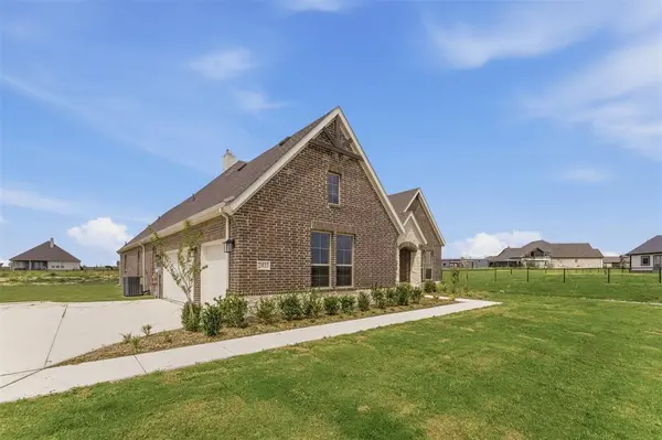 2433 Meteor Drive, Krum, TX 76249
