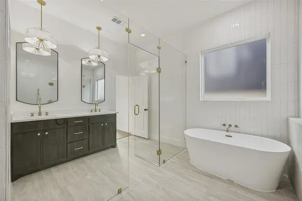 3910 Harlingen, Dallas, TX 75212