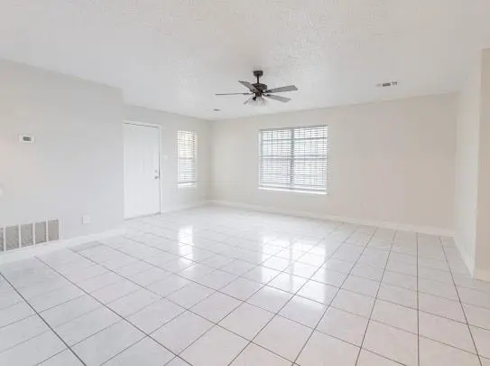 1348 E MADDOX, Fort Worth, TX 76104