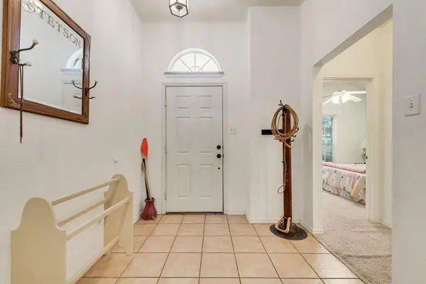 1008 Fort Apache Drive, Fort Worth, TX 76052