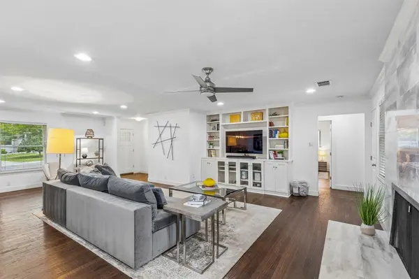 8709 Labron Avenue, Dallas, TX 75209