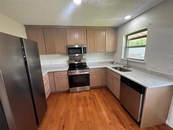 9519 Westpark Drive, Benbrook, TX 76126