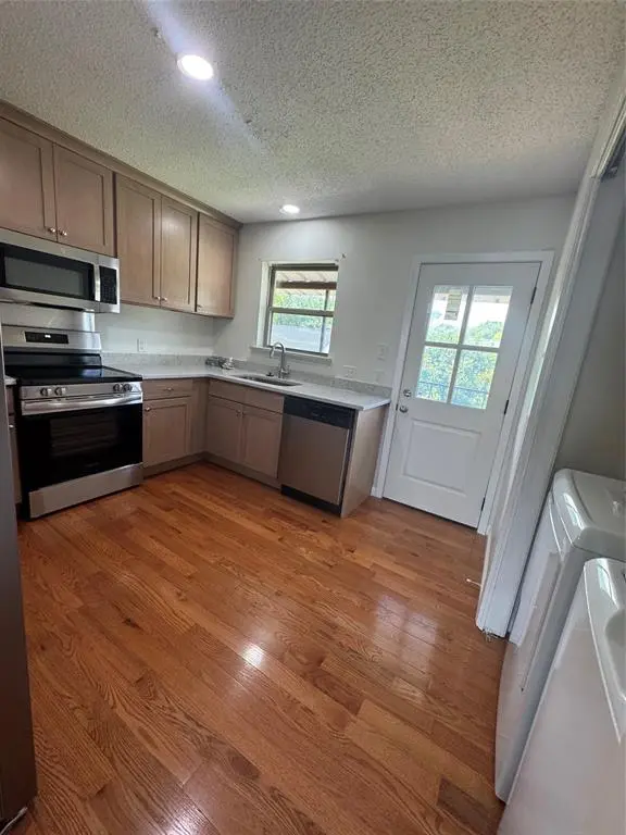 9519 Westpark Drive, Benbrook, TX 76126