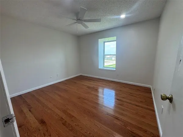 9519 Westpark Drive, Benbrook, TX 76126