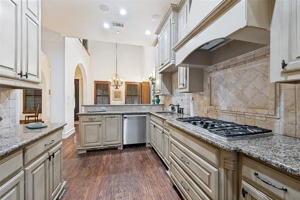 96 Casa Lane #210, Colleyville, TX 76034