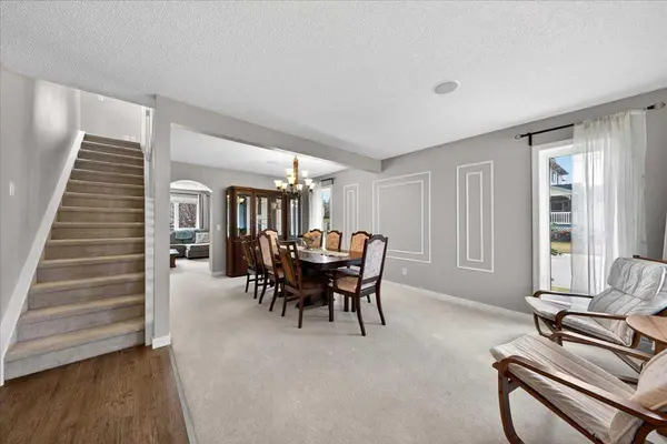 127 Hidden Ranch TER NW, Calgary, AB T3A 5Z5