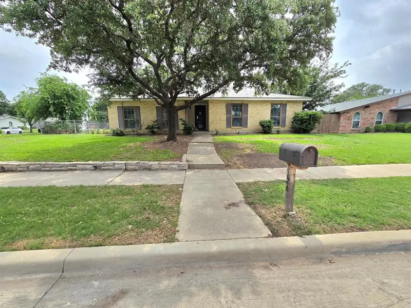 3126 Oak Hill Road, Carrollton, TX 75007