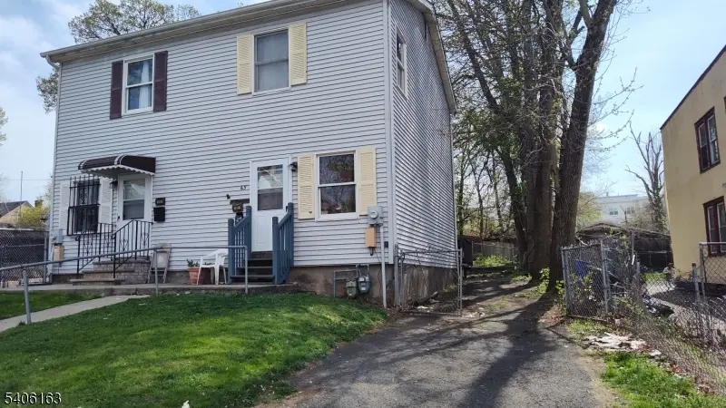 65 Hamilton St #2, East Orange City, NJ 07017