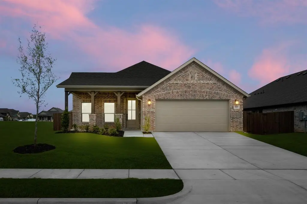 1009 Stonehaven Lane, Crowley, TX 76036