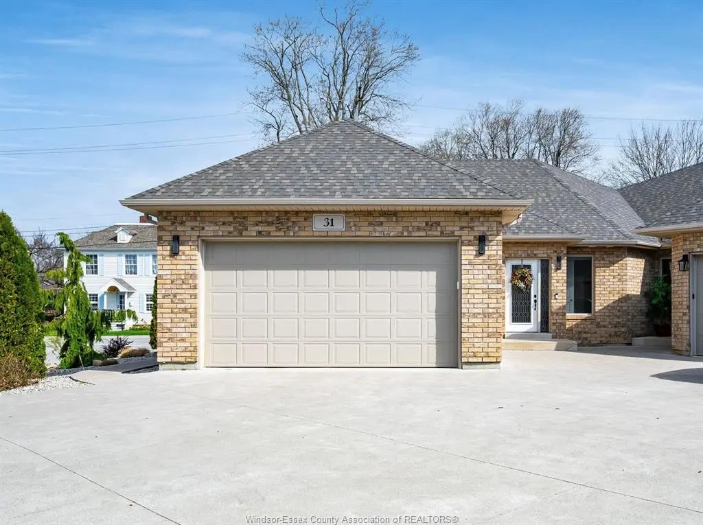 31 Mettawas Lane, Kingsville, ON N9Y 2C9