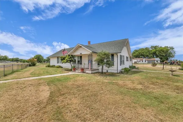 15288 Old China Spring Road, China Spring, TX 76633