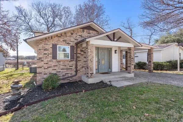 6837 Briar Road, Azle, TX 76020