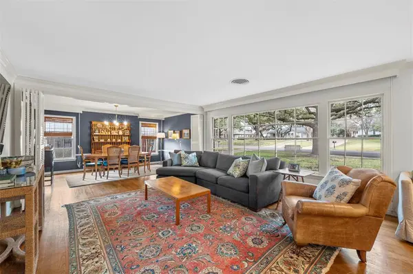 2516 Old Oaks Drive, Waco, TX 76710