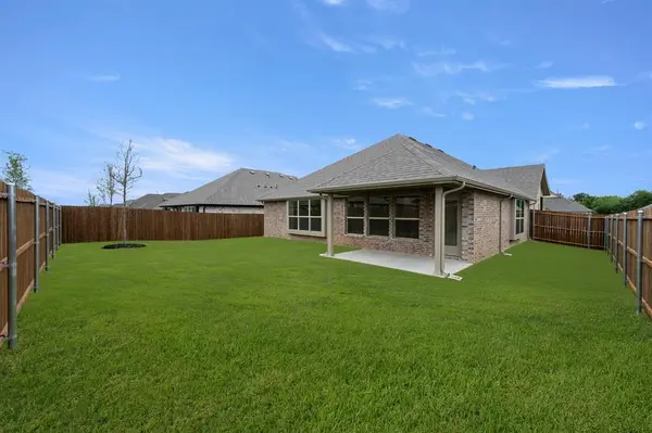 1009 Stonehaven Lane, Crowley, TX 76036
