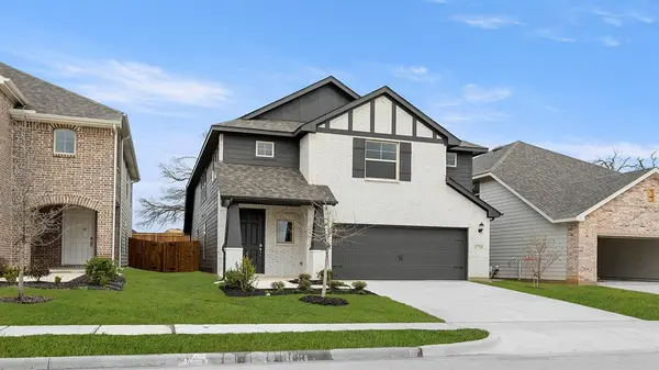 1716 Edgeway Drive, Aubrey, TX 76227