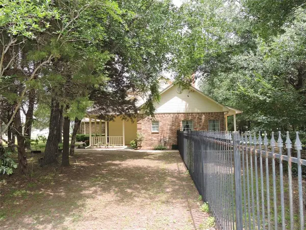 1176 Country Bend Drive, Post Oak Bend, TX 75142