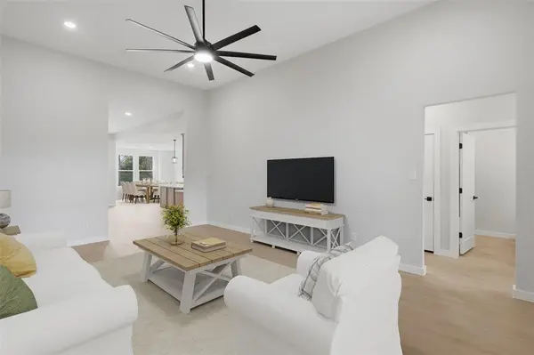 407 E Boyd Avenue, Boyd, TX 76023