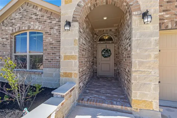 15816 Caballero Drive, Fort Worth, TX 76247