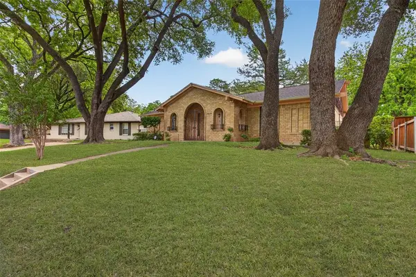 6010 Hunters View Lane, Dallas, TX 75232