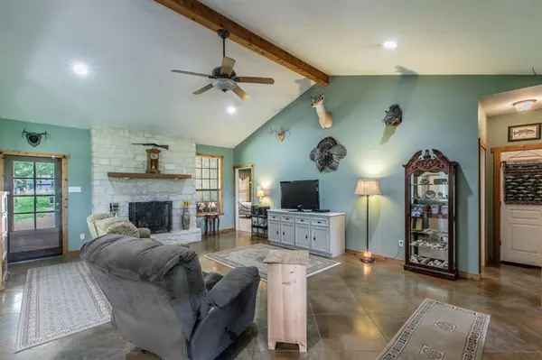 5636 Fm 56, Clifton, TX 76634