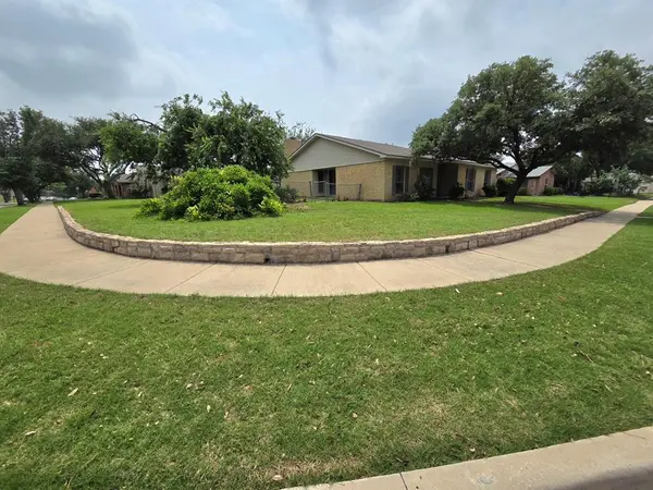 3126 Oak Hill Road, Carrollton, TX 75007