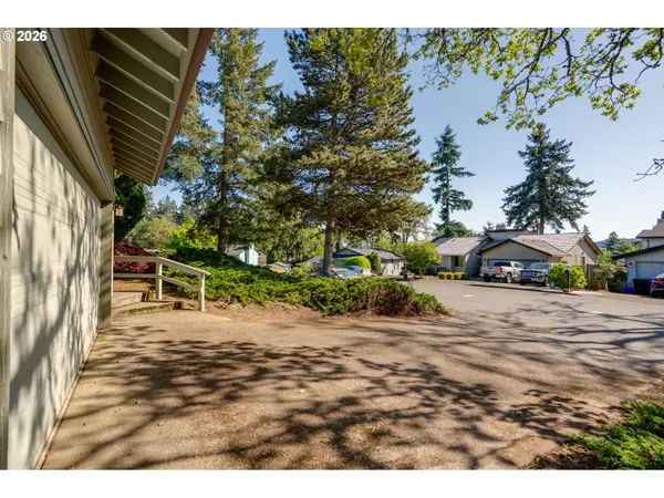 18140 STONEWOOD DR, Gladstone, OR 97027