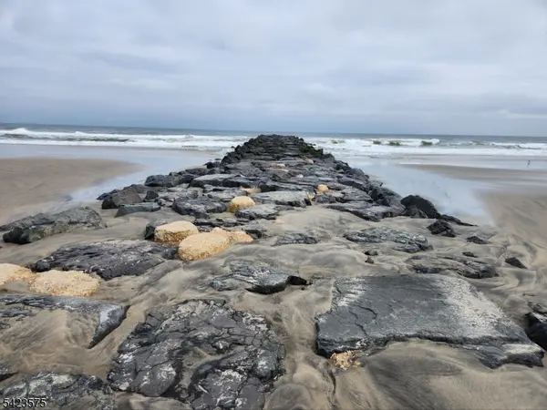 709 Ocean Ave #9, Avon-by-the-sea Boro, NJ 07717