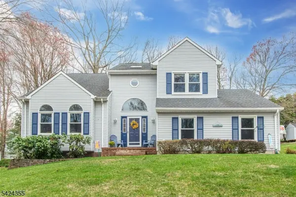 4 Lisa Ct, Roxbury Twp., NJ 07876