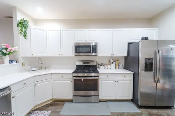 32 Windsor Dr, Lincoln Park Boro, NJ 07035