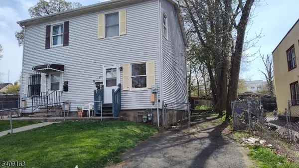 65 Hamilton St #2, East Orange City, NJ 07017