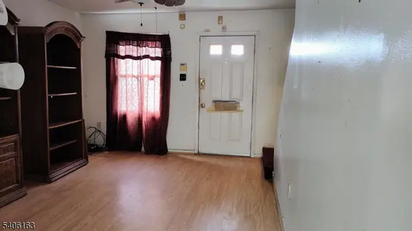 65 Hamilton St #2, East Orange City, NJ 07017