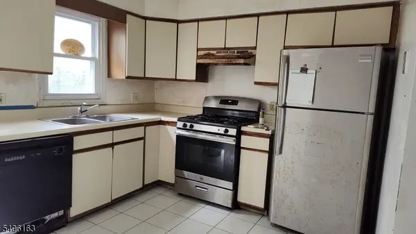 65 Hamilton St #2, East Orange City, NJ 07017